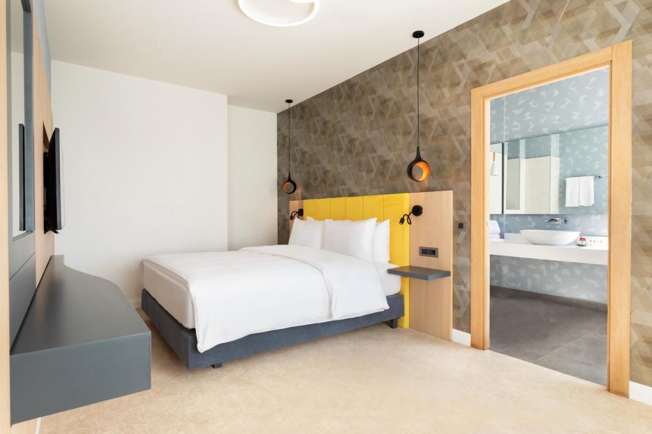 Ramada By Wyndham Slatina Parc Hotel Exterior photo