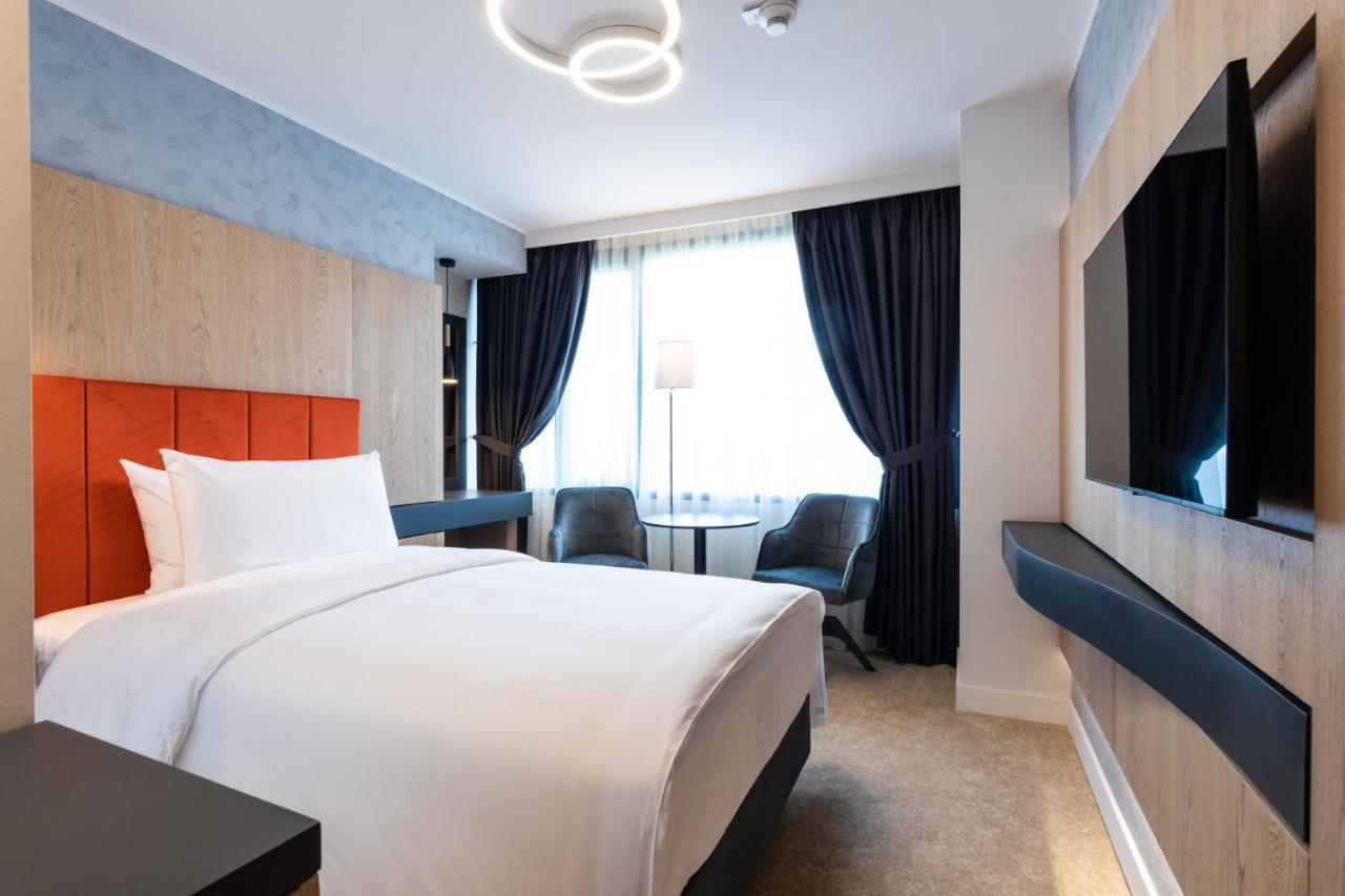 Ramada By Wyndham Slatina Parc Hotel Exterior photo