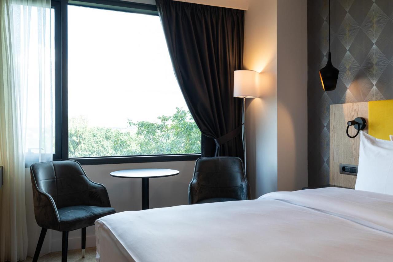 Ramada By Wyndham Slatina Parc Hotel Exterior photo