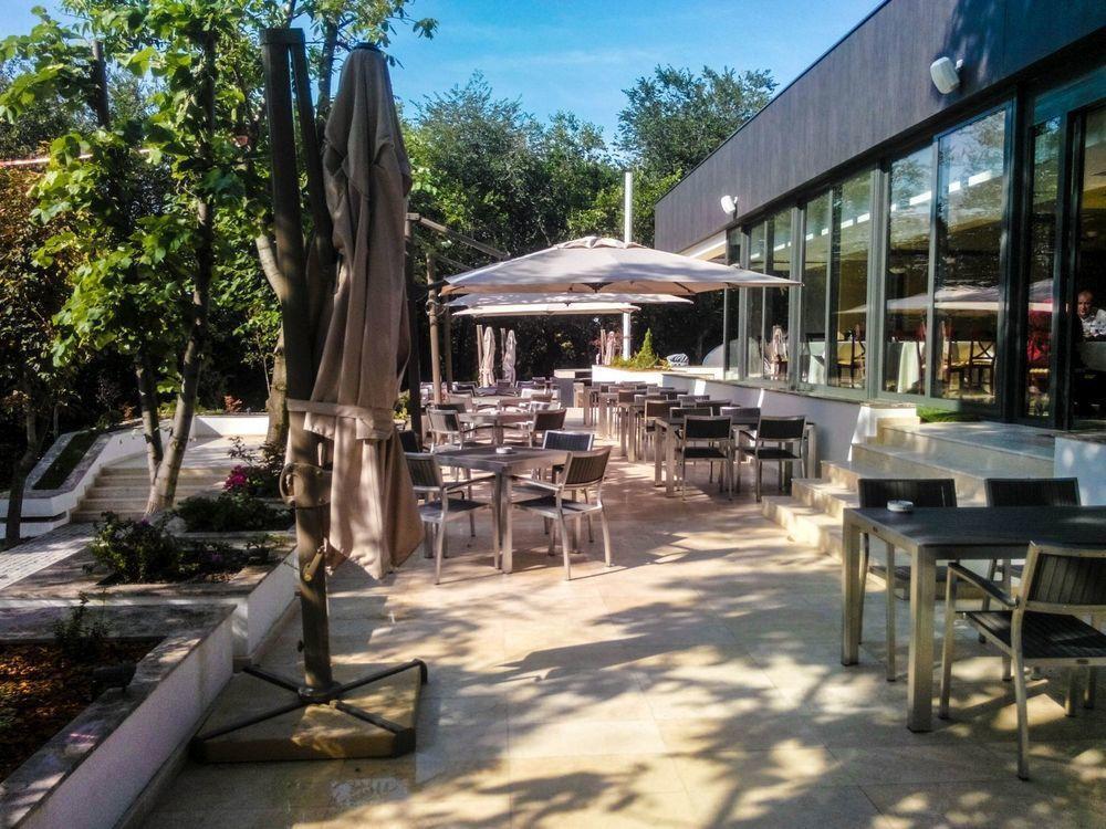 Ramada By Wyndham Slatina Parc Hotel Exterior photo